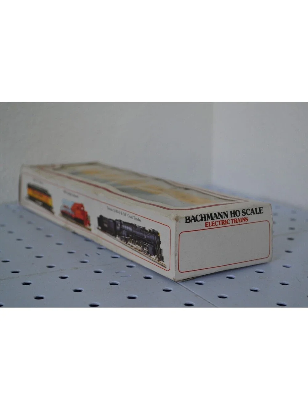 Bachmann HO Scale Boxcar Netherlands Overseas Mills LUNX 70254 Freight Train Car